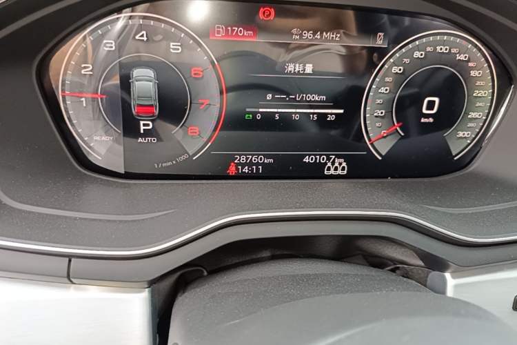 Used Audi A4L 2023 40 TFSI Fashion Dynamic Model Odometer Close Up