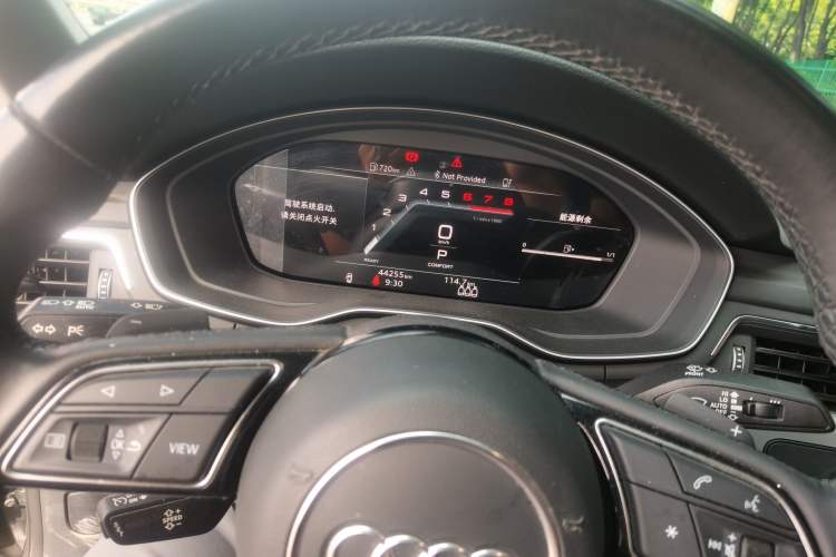 Used Audi A4L 2023 40 TFSI Fashion Dynamic Model Odometer Close Up