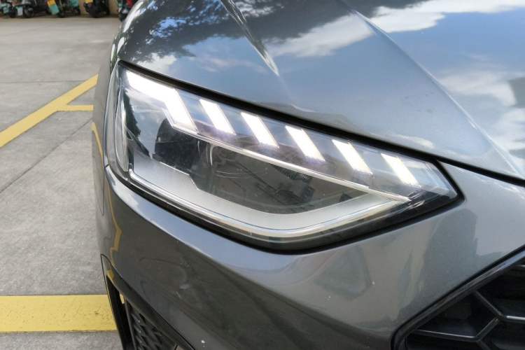 Used Audi A4L 2023 40 TFSI Luxury Dynamic Model Right Front Headlight