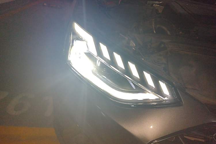 Used Audi A4L 2023 40 TFSI Luxury Dynamic Model Right Front Headlight
