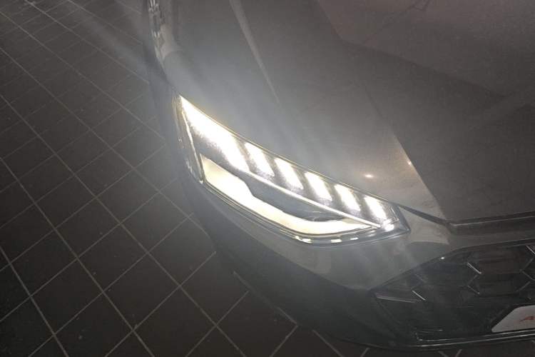 Used Audi A4L 2023 40 TFSI Luxury Dynamic Model Right Front Headlight