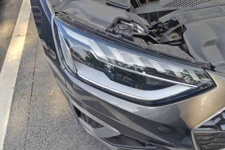 Used Audi A4L 2023 40 TFSI Fashion Dynamic Model Right Front Headlight