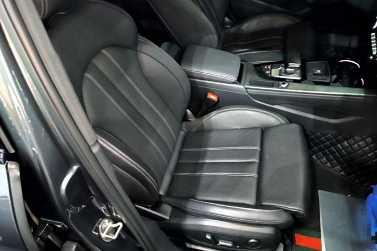 Used Audi A4L 2023 40 TFSI Luxury Dynamic Model Right Front Seat
