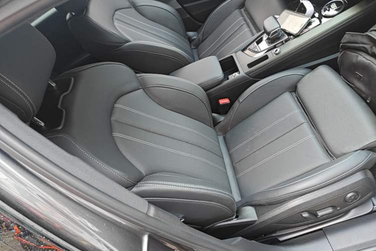 Used Audi A4L 2023 40 TFSI Luxury Dynamic Model Right Front Seat