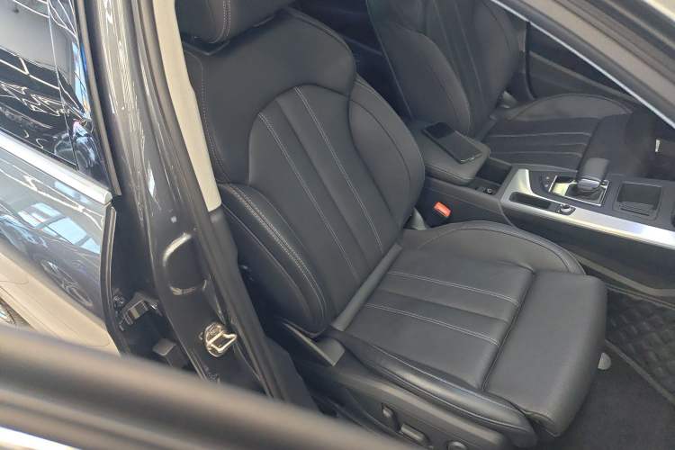 Used Audi A4L 2023 40 TFSI Fashion Dynamic Model Right Front Seat