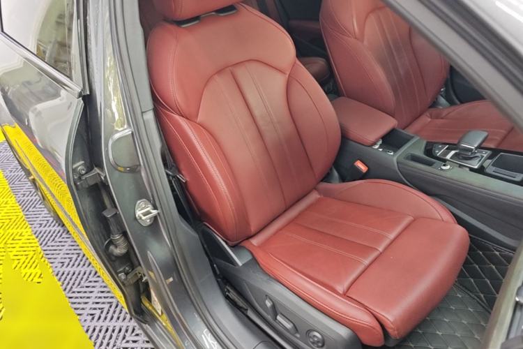 Used Audi A4L 2023 40 TFSI Luxury Dynamic Model Right Front Seat