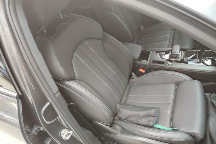 Used Audi A4L 2023 40 TFSI Luxury Dynamic Model Right Front Seat