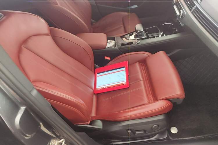 Used Audi A4L 2023 40 TFSI Luxury Dynamic Model Right Front Seat