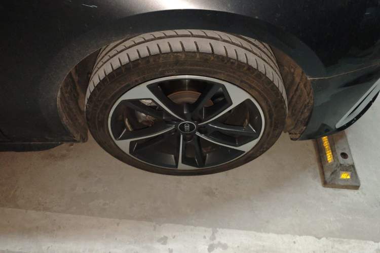 Used Audi A4L 2023 40 TFSI Fashion Dynamic Model Right Front Wheel Hub