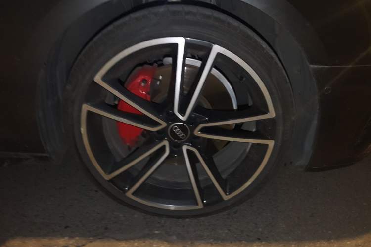 Used Audi A4L 2023 45 TFSI quattro Prestige Dynamic Edition Right Front Wheel Hub
