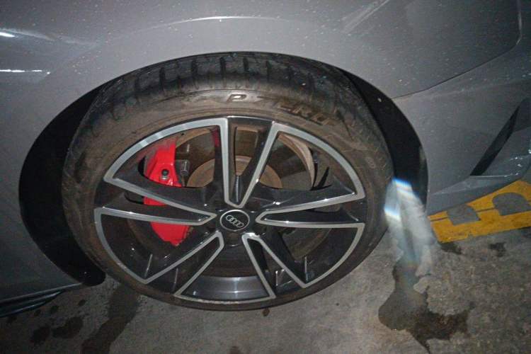 Used Audi A4L 2023 45 TFSI quattro Prestige Dynamic Edition Right Front Wheel Hub