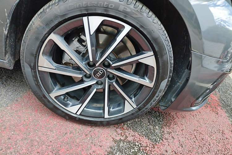 Used Audi A4L 2023 40 TFSI Luxury Dynamic Model Right Front Wheel Hub