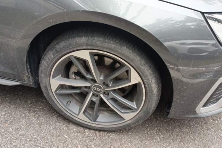 Used Audi A4L 2023 40 TFSI Fashion Dynamic Model Right Front Wheel Hub