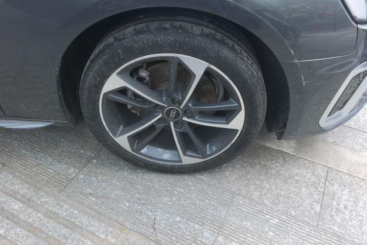 Used Audi A4L 2023 40 TFSI Fashion Dynamic Model Right Front Wheel Hub