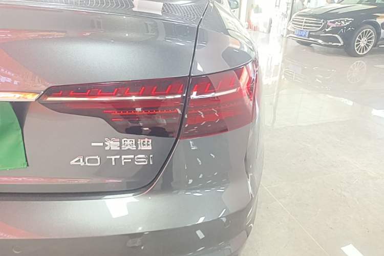 Used Audi A4L 2023 40 TFSI Fashionable and Elegant Version Right Rear Taillight