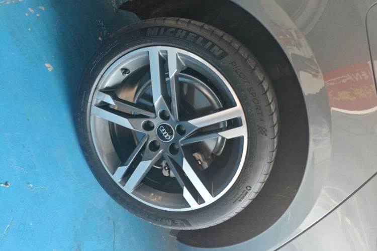 Used Audi A4L 2023 40 TFSI Fashion Dynamic Model Right Rear Wheel Hub