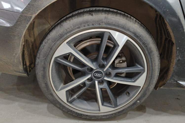 Used Audi A4L 2023 40 TFSI Fashion Dynamic Model Right Rear Wheel Hub