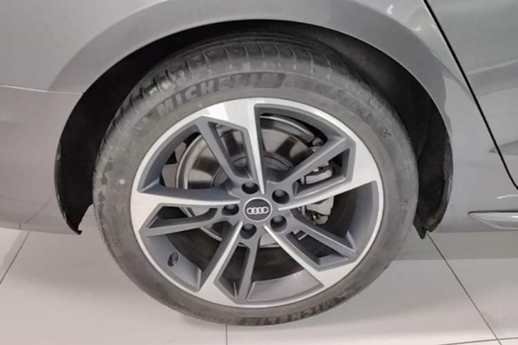 Used Audi A4L 2023 40 TFSI Fashion Dynamic Model Right Rear Wheel Hub