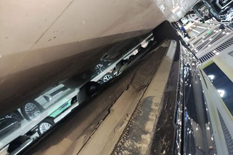 Used Audi A4L 2023 40 TFSI Luxury Dynamic Model Right Side Sill
