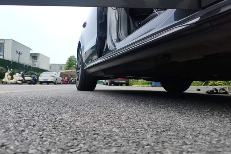 Used Audi A4L 2023 40 TFSI Luxury Dynamic Model Right Side Sill