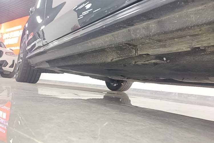 Used Audi A4L 2023 40 TFSI Fashionable and Elegant Version Right Side Sill