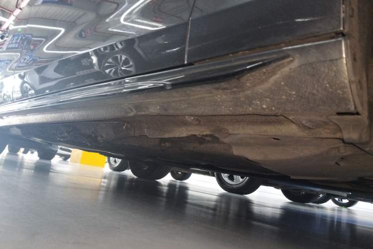 Used Audi A4L 2023 40 TFSI quattro Luxury Dynamic Edition Right Side Sill