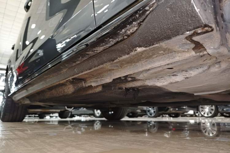 Used Audi A4L 2023 40 TFSI Luxury Dynamic Model Right Side Sill