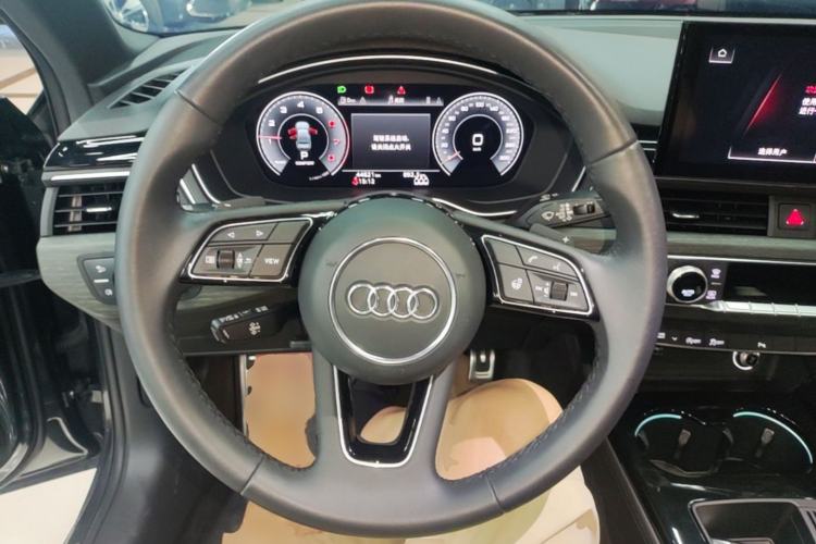 Used Audi A4L 2023 40 TFSI Luxury Dynamic Model Steering Wheel