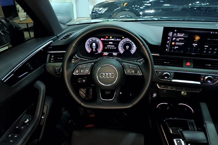 Used Audi A4L 2023 40 TFSI Luxury Dynamic Model Steering Wheel