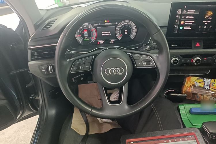 Used Audi A4L 2023 40 TFSI Fashionable and Elegant Version Steering Wheel