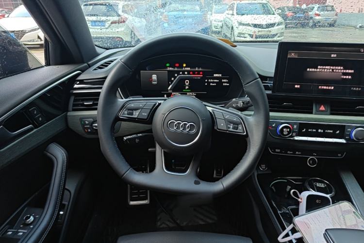 Used Audi A4L 2023 40 TFSI Luxury Dynamic Model Steering Wheel
