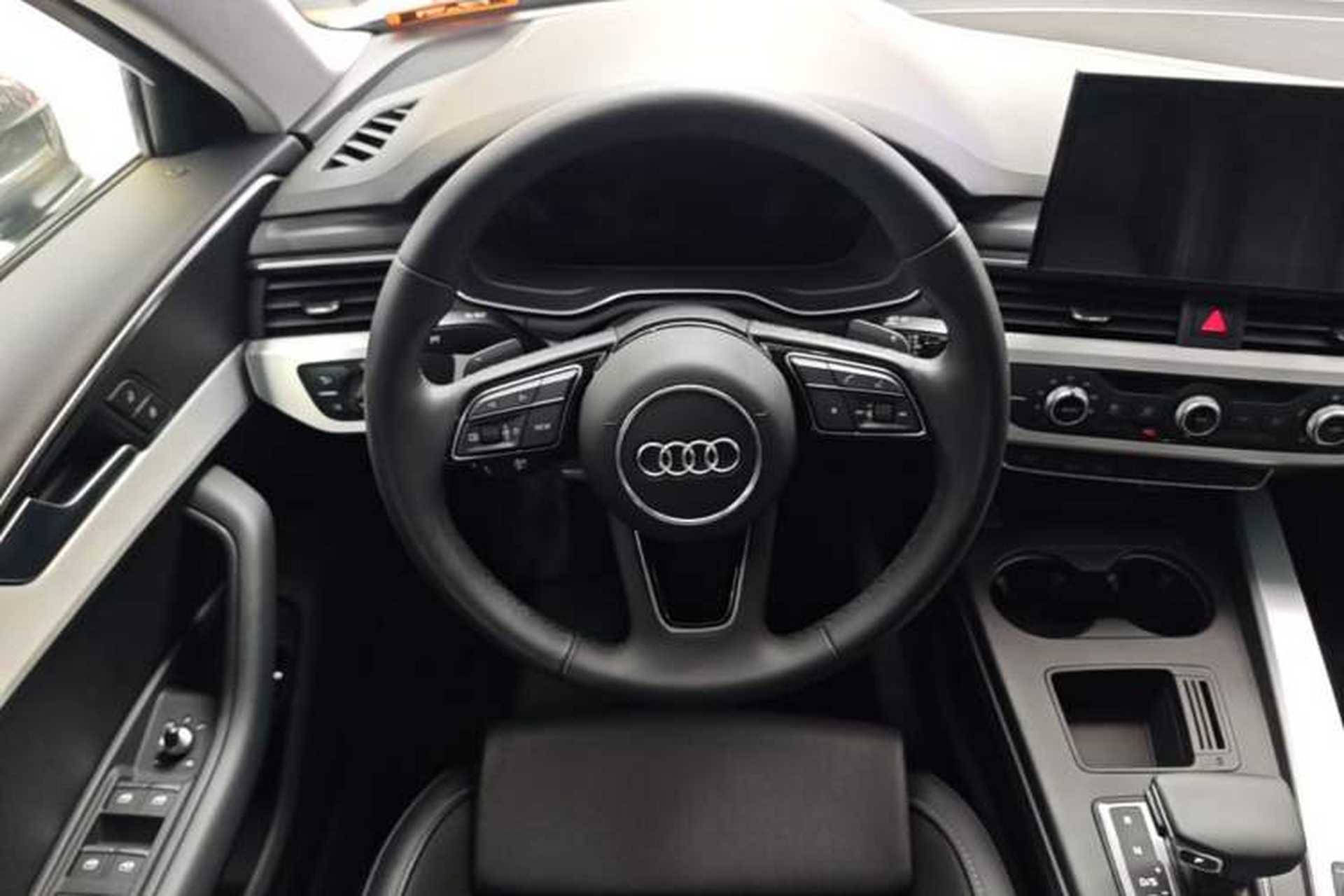 Used Audi A4L 2023 40 TFSI Fashion Dynamic Model Steering Wheel