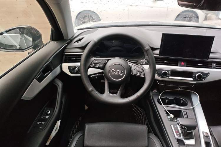 Used Audi A4L 2023 40 TFSI Fashion Dynamic Model Steering Wheel