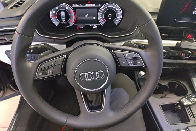 Used Audi A4L 2023 40 TFSI Fashion Dynamic Model Steering Wheel
