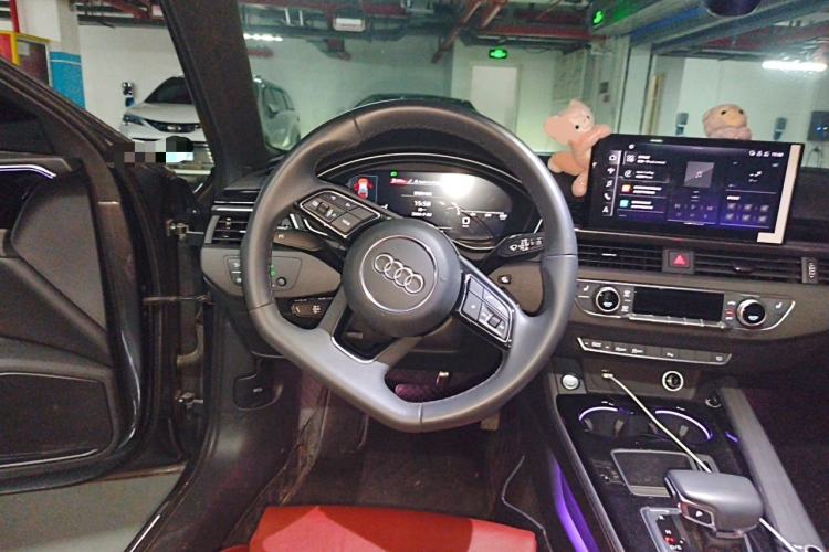 Used Audi A4L 2023 40 TFSI Luxury Dynamic Model Steering Wheel