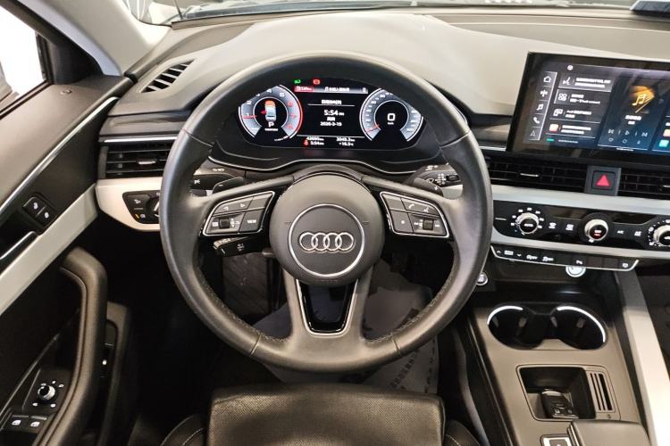 Used Audi A4L 2023 40 TFSI Fashion Dynamic Model Steering Wheel