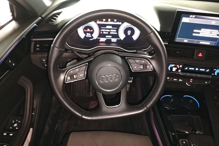 Used Audi A4L 2023 40 TFSI Luxury Dynamic Model Steering Wheel