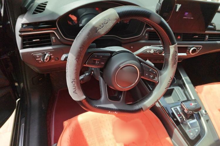 Used Audi A4L 2023 40 TFSI Luxury Dynamic Model Steering Wheel