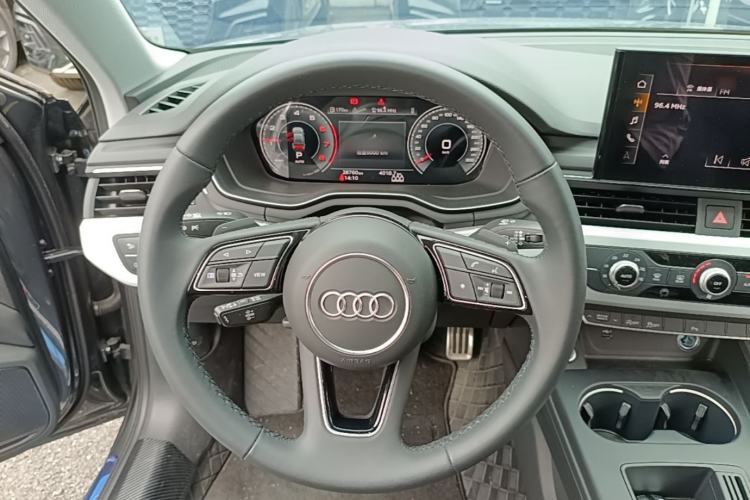 Used Audi A4L 2023 40 TFSI Fashion Dynamic Model Steering Wheel