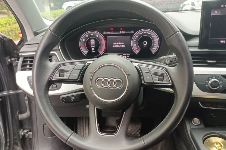 Used Audi A4L 2023 40 TFSI Fashion Dynamic Model Steering Wheel