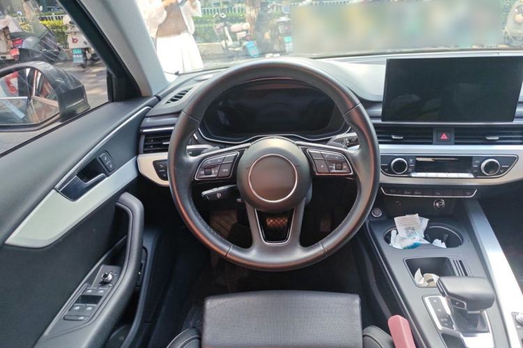 Used Audi A4L 2023 40 TFSI Fashion Dynamic Model Steering Wheel