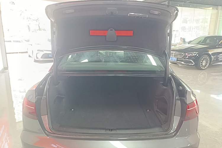 Used Audi A4L 2023 40 TFSI Fashionable and Elegant Version Trunk