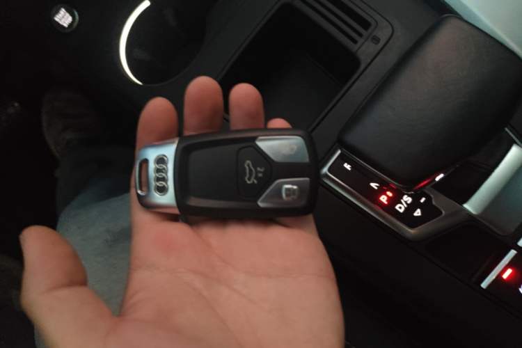 Used Audi A4L 2023 40 TFSI Fashion Dynamic Model Vehicle Key