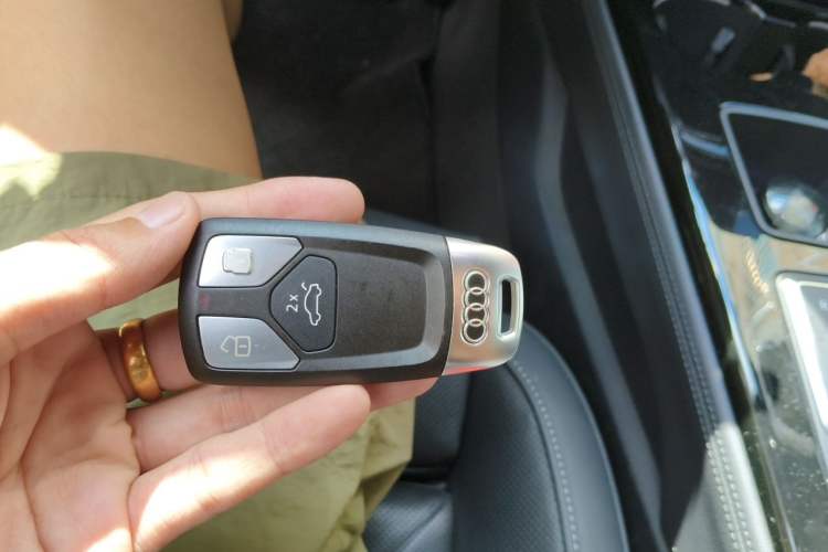 Used Audi A4L 2023 40 TFSI Luxury Dynamic Model Vehicle Key