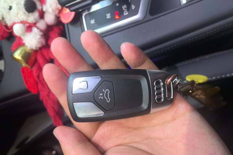 Used Audi A4L 2023 40 TFSI Luxury Dynamic Model Vehicle Key