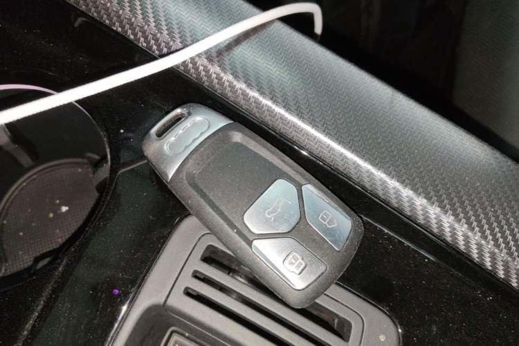 Used Audi A4L 2023 40 TFSI quattro Luxury Dynamic Edition Vehicle Key