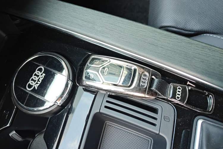 Used Audi A4L 2023 40 TFSI Luxury Dynamic Model Vehicle Key