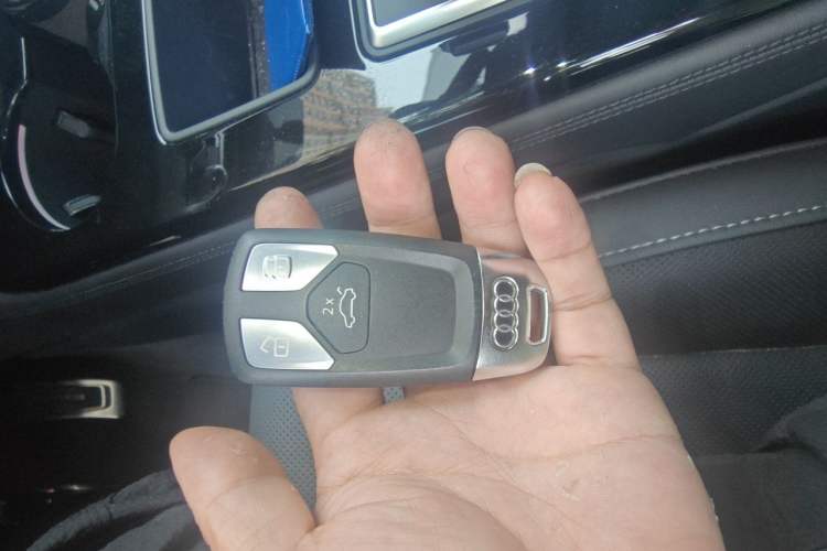 Used Audi A4L 2023 40 TFSI Luxury Dynamic Model Vehicle Key