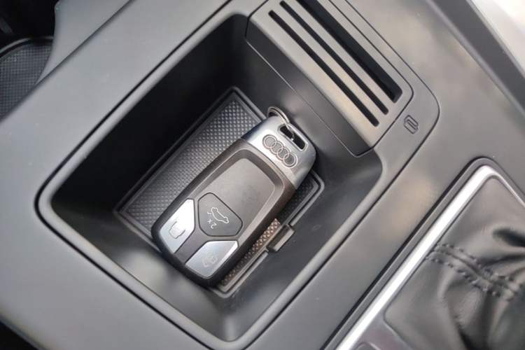 Used Audi A4L 2023 40 TFSI Fashion Dynamic Model Vehicle Key