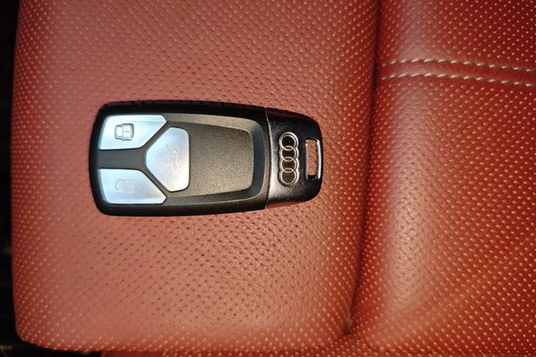 Used Audi A4L 2023 40 TFSI Luxury Dynamic Model Vehicle Key